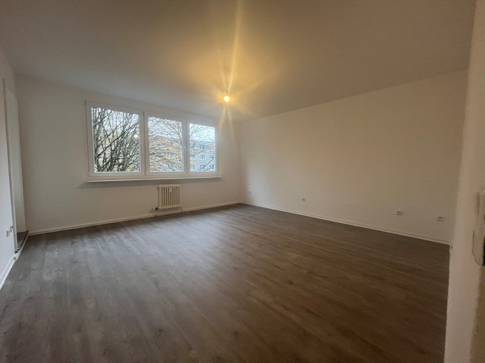 Schöne 3-Zimmer-Wohnung mit Balkon in guter Wohnlage - Photo 2