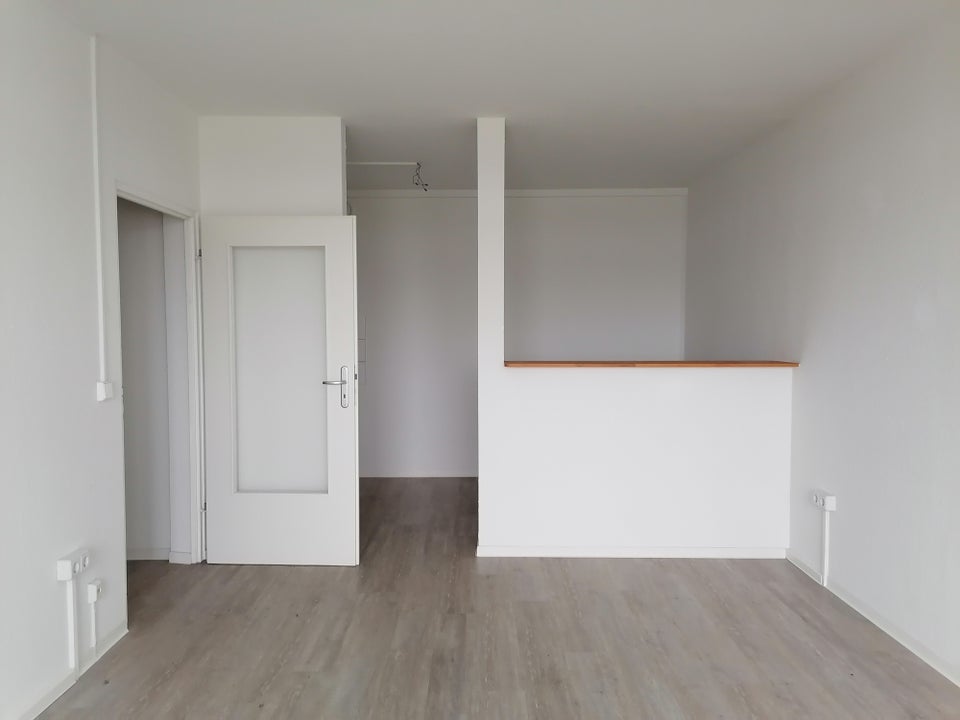 Schöner Wohnen in dieser praktischen 2-Zimmer-Wohnung mit Balkon und offener Küche - Foto 3