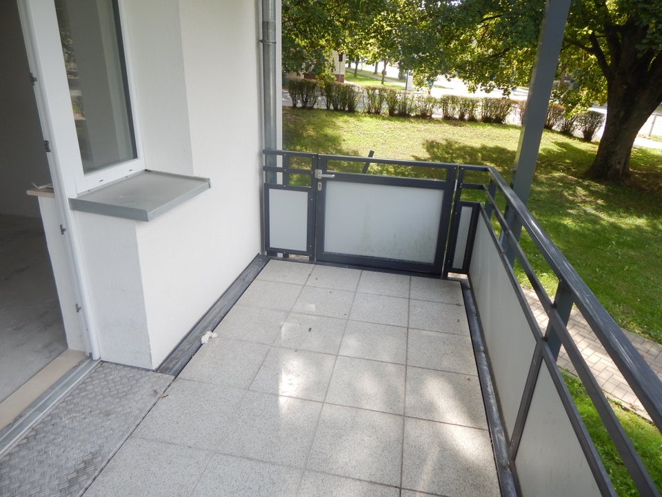 2-Zimmer-Wohnung mit Außenaufzug für einen Rollstuhl! - Photo 3