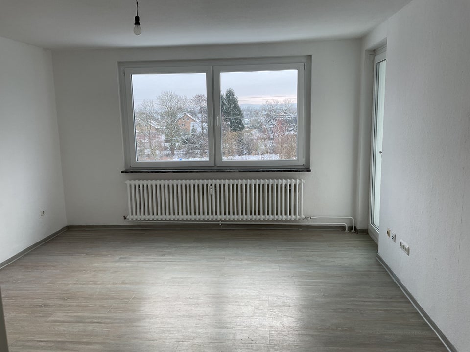 Großzügige 3-Zimmer Wohnung mit Balkon! - Foto 1