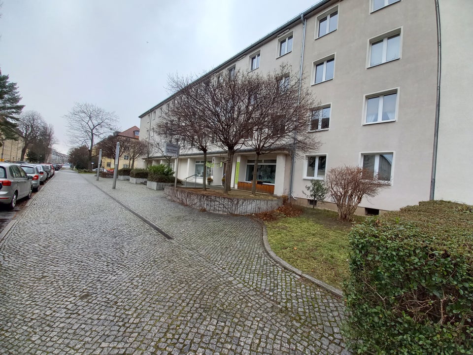 Striesen: 2-Zimmerwohnung mit Tageslichtbad in durchgrünter Wohnanlage - Foto 1