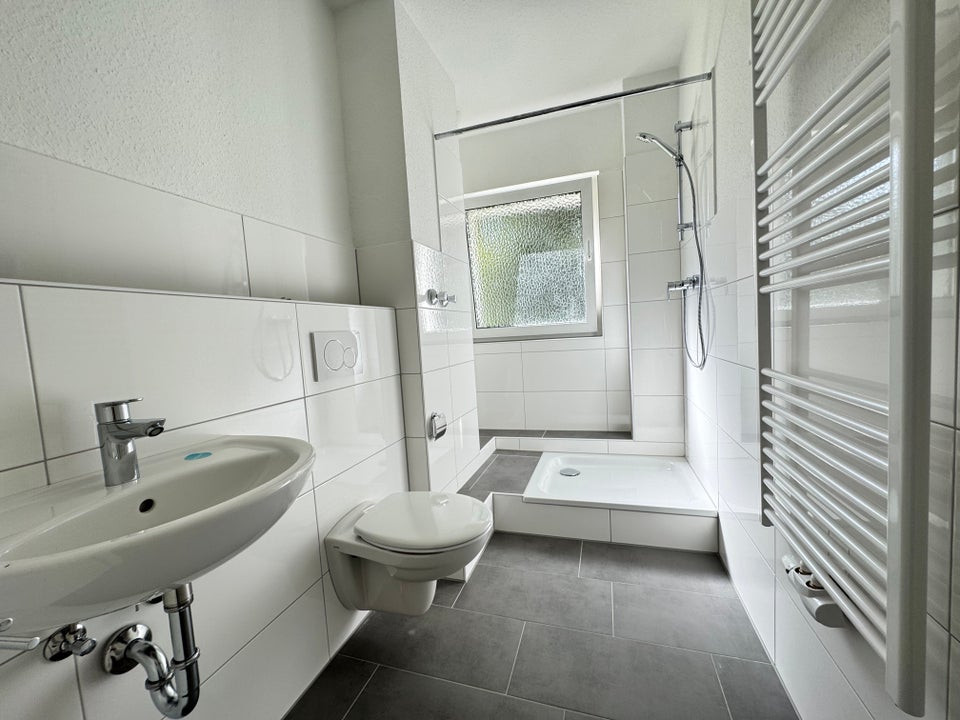 sanierte 3-Zimmer-EG-Wohnung in grüner Umgebung - Foto 4