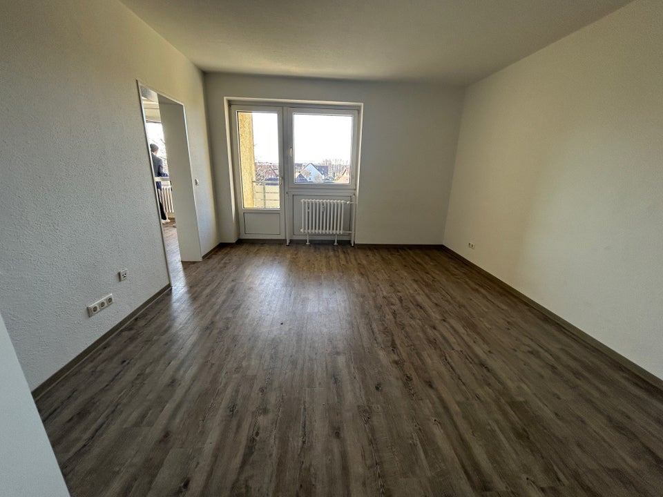 schöne geräumige 3-Zimmer-Wohnung komplett renoviert - Photo 4