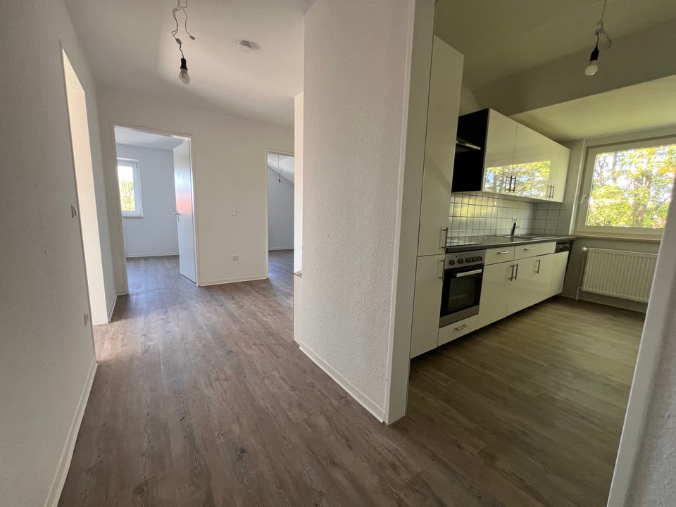 Gemütliche Wohnung mit Einbauküche! - Foto 3