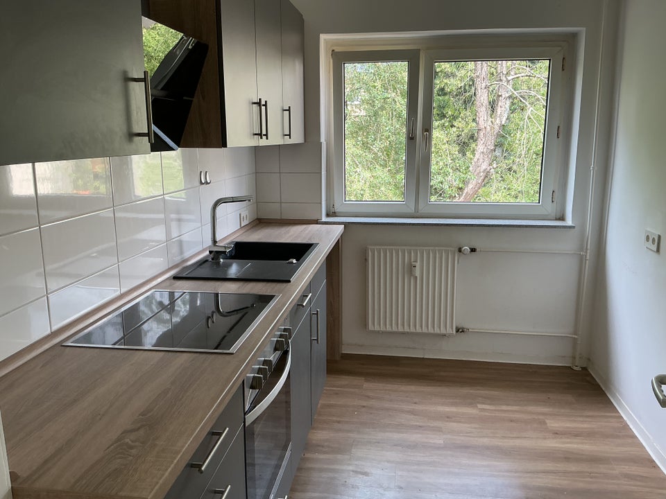 Schöne 3-Zimmer-Wohnung mit Tageslichtbad und Balkon in Hanau-Großauheim zu vermieten - Foto 4