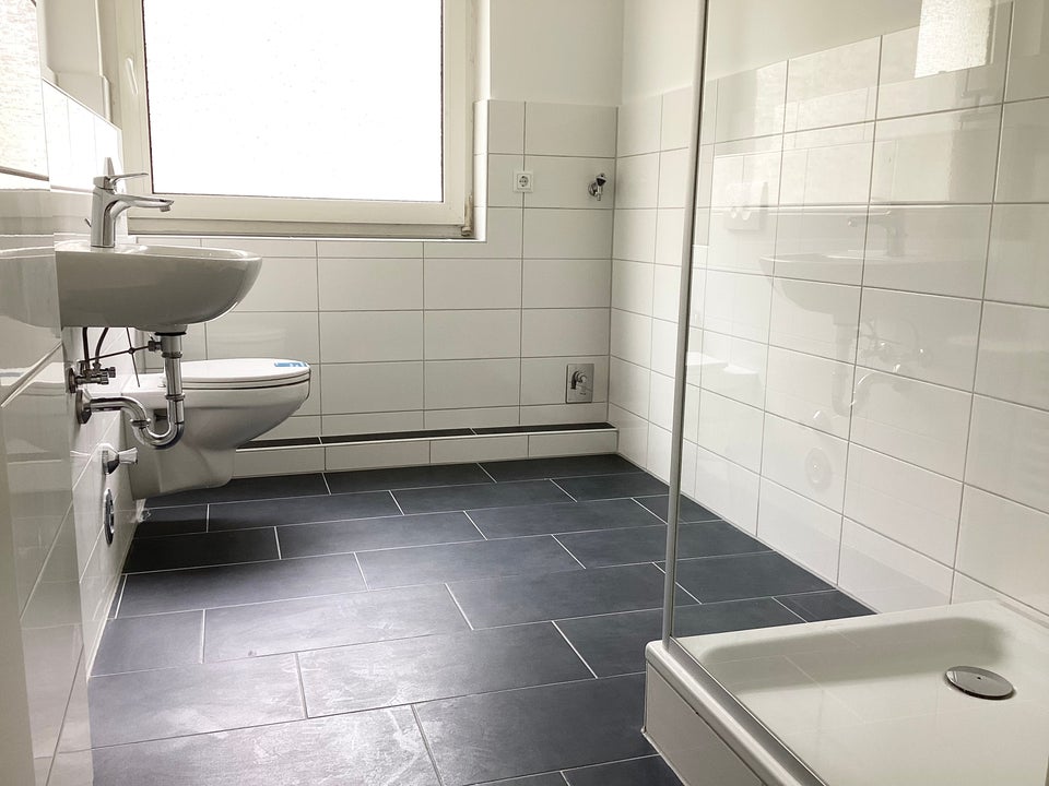 Ansprechende 3,5-Zimmer-Wohnung mit Tageslichtbad und Balkon - Foto 2