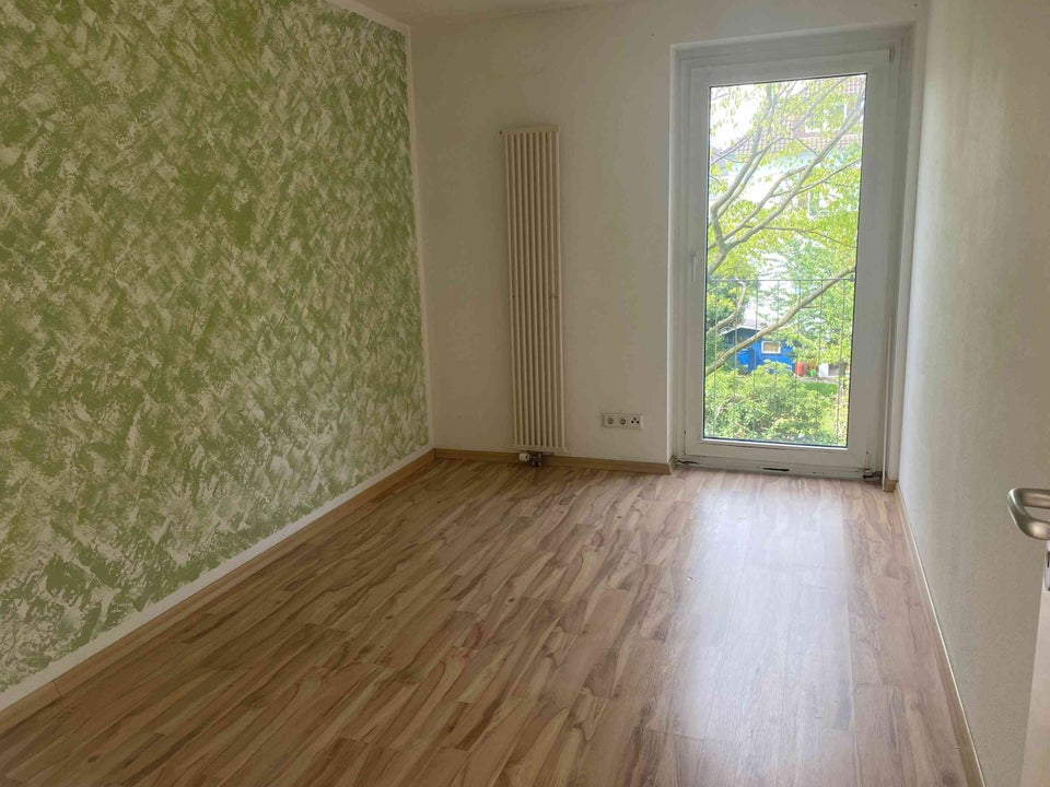 Helle 4-Zimmer-Wohnung mit zwei Bädern - Foto 2