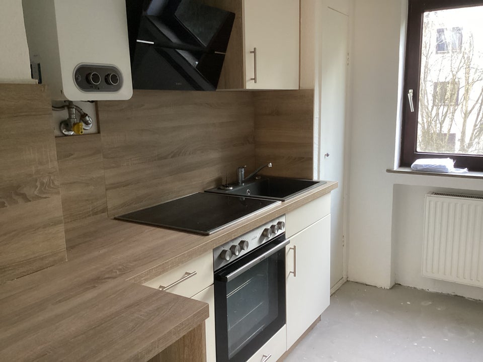 Gut geschnittene 3-Zimmer-Wohnung mit Einbauküche - Photo 4