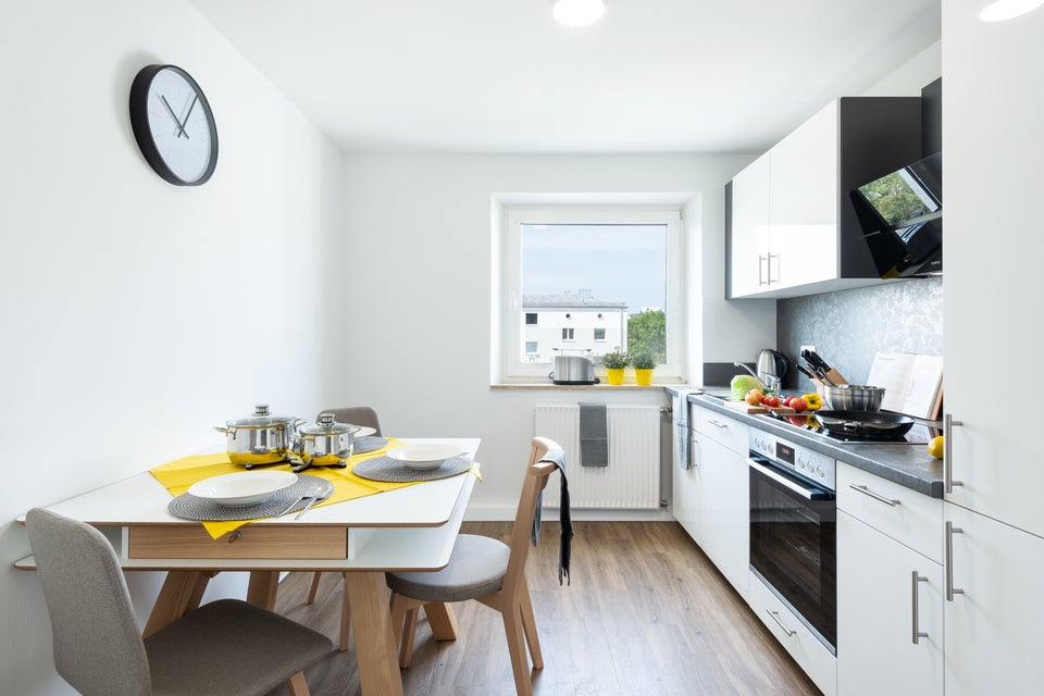 Großzügige Altbauwohnung mit ca. 74 m² Wohnfläche, Einbauküche und Balkon - Photo 3