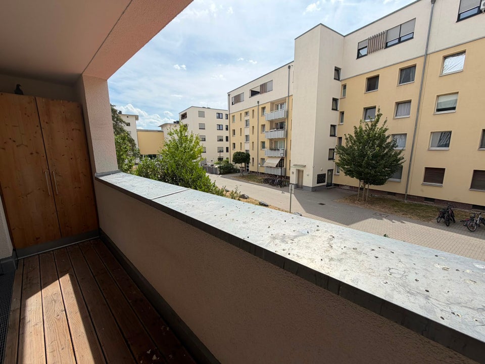 2 Zimmer-Wohnung in Toplage mit EBK und FBH - Foto 3