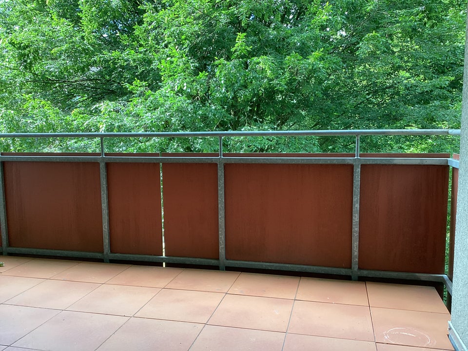 Helle 2-Raumwohnung in grüner Lage zu vermieten mit Balkon - Photo 3