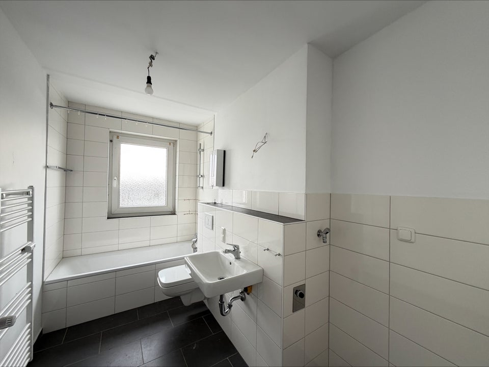 3 Zimmerwohnung mit Weitblick und Balkon in Leverkusen Steinbüchel - Foto 3