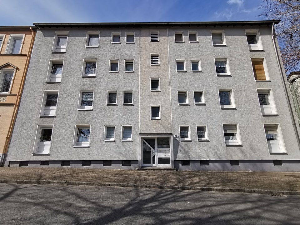 Helle 3 Zimmerwohnung mit Balkon im Hochparterre - Foto 1