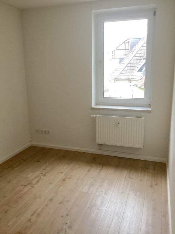 2 Raum Dachgeschosswohnung mit Einbauküche - Foto 1