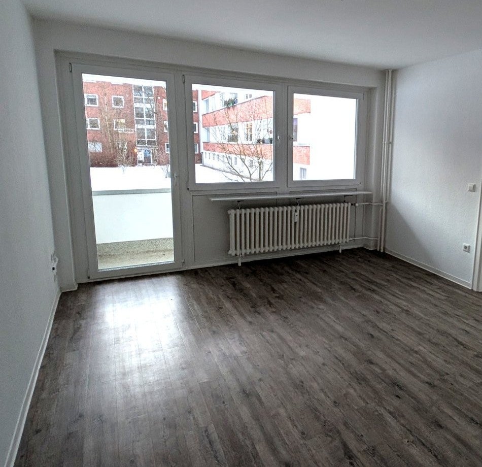 Renovierte 2 Zi.Whg. mit Loggia ab 01.12.2026 - Foto 1
