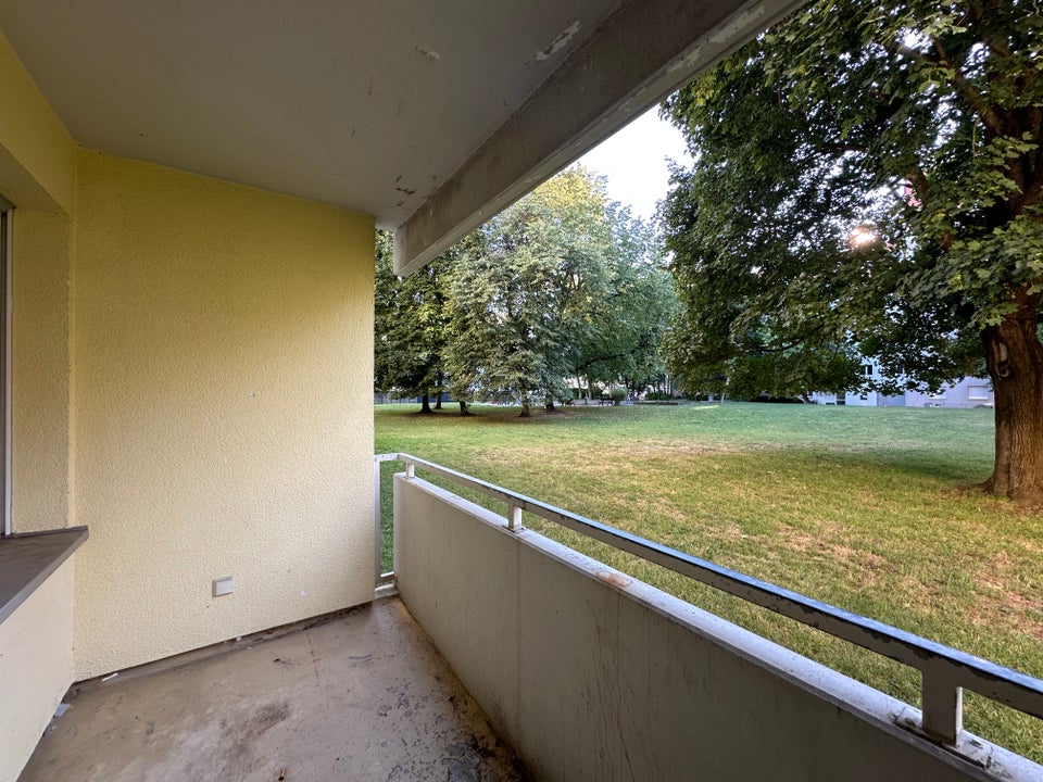 Frisch saniert im Erdgeschoss: 2 Zimmer mit Balkon - Foto 3