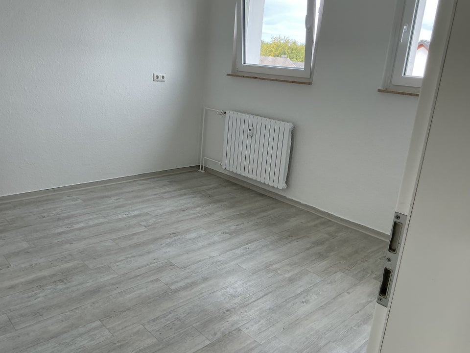 Einzug kurzfristig möglich!!! sehr schöne 2,5-Zi.-Wohnung mit Balkon - Foto 1