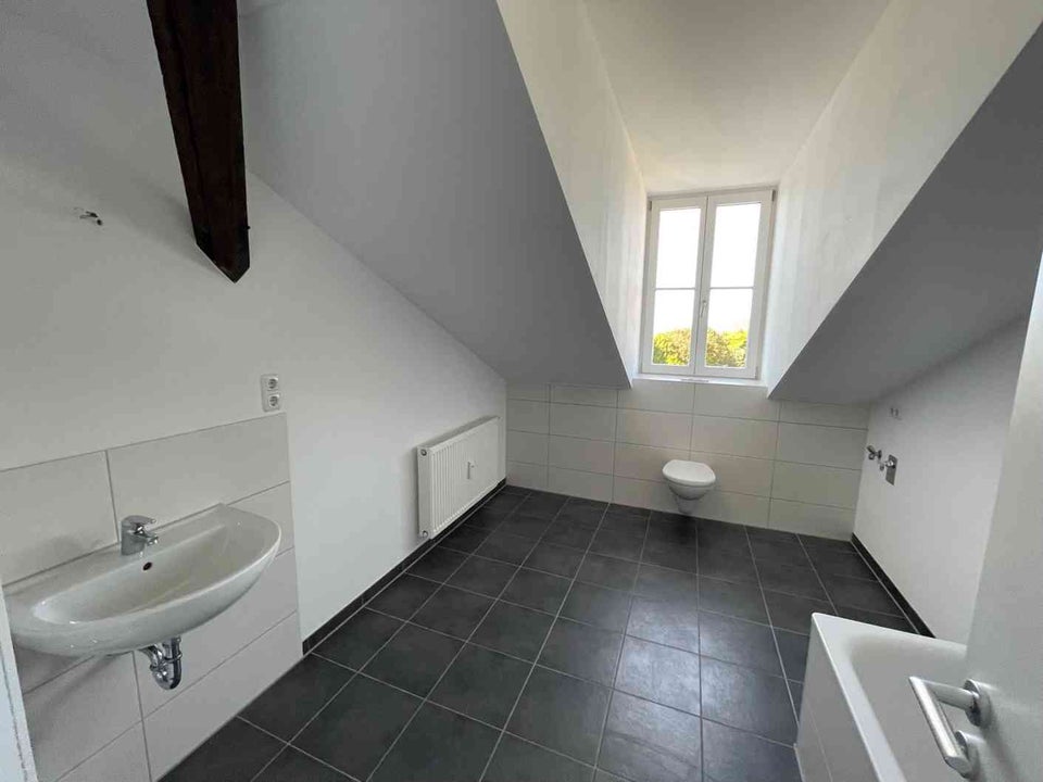 Aufgepasst: exklusiv ausgebaute Dachgeschoßwohnung in Neuaubing - Foto 1