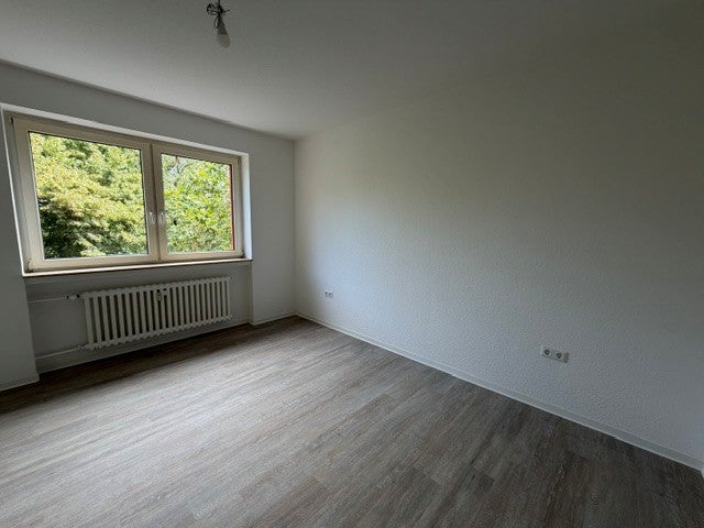 Schöne Aussicht garantiert: barrierefreie, renovierte 2,5-Zimmer-Wohnung mit Aufzug - Photo 5