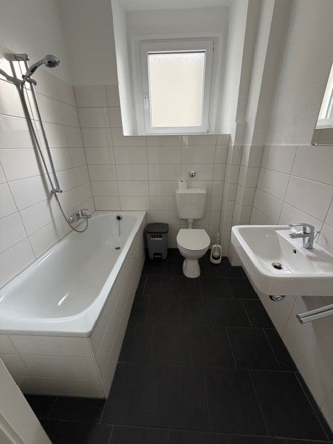 Terrasse inklusive - schicke Singlewohnung mit saniertem Bad - Foto 2