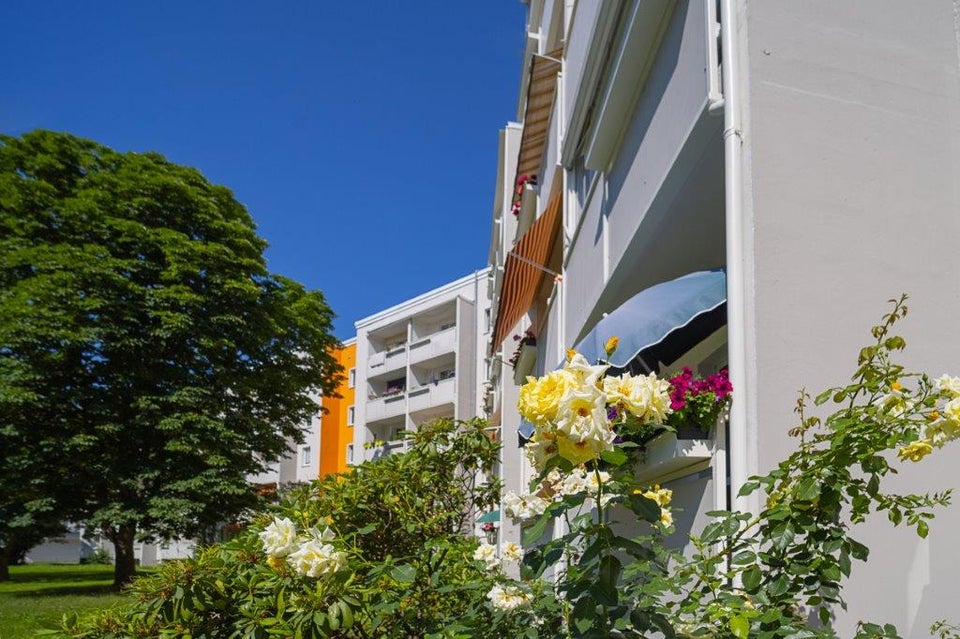 Schöne 2 Zimmerwohnung im Erdgeschoß mit Balkon! - Foto 1