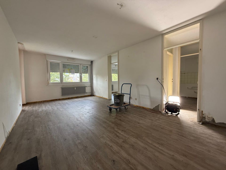 Frisch renoviert in Landwasser: 2-Zimmer-Wohnung mit optimaler Anbindung - Foto 1