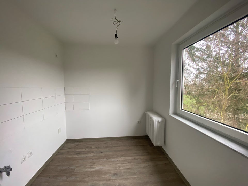 Helle 1-Zimmer-Wohnung mit Balkon - Foto 1