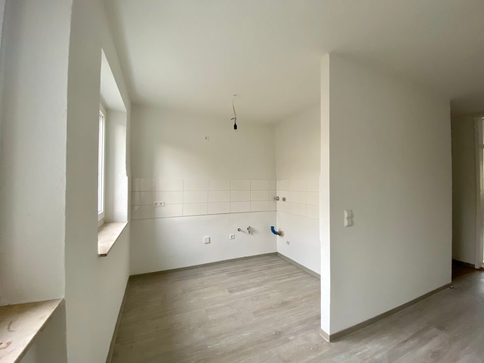 3-Zimmer-Wohnung mit Wand und Bodenbelag in schöner Lage - Photo 3