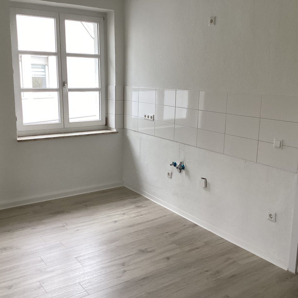 Preisgünstige 2-Zimmer-Wohnung - Foto 1