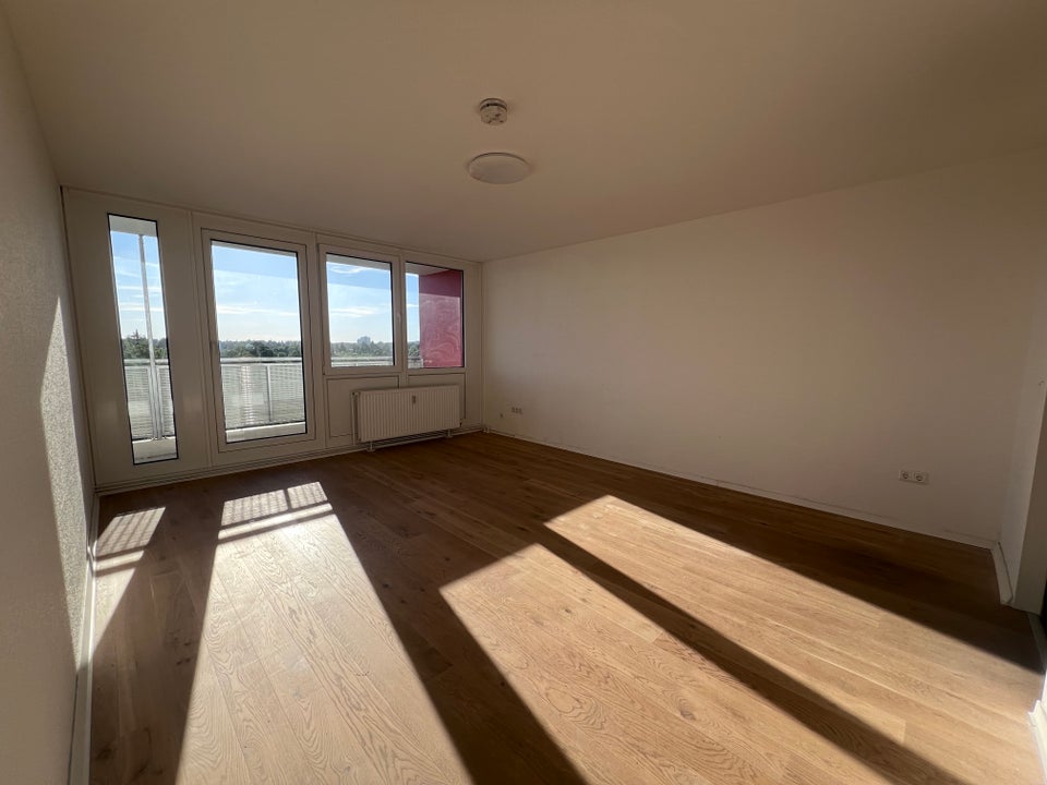Freundlich helle 2-Zimmer-Wohnung mit Balkon - Foto 1