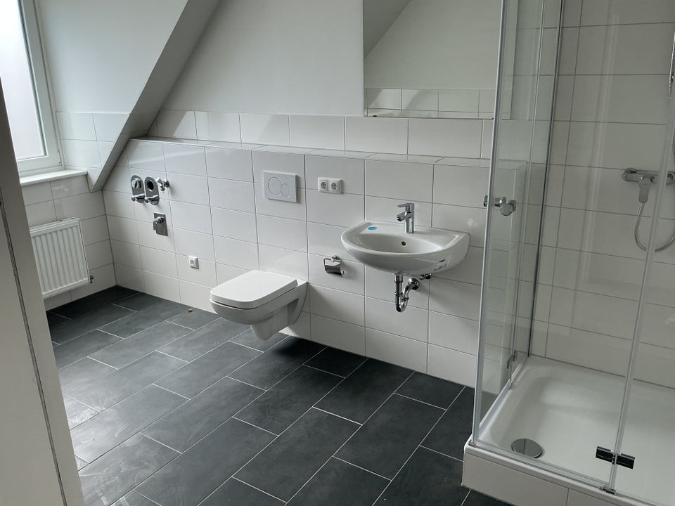 Sanierte DG-Wohnung mit Weitblick! - Photo 4