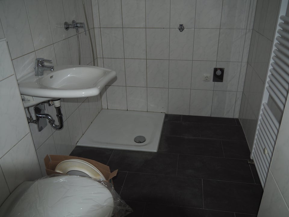 Stop! Weitläufige 3-Zimmer-Wohnung - Photo 1