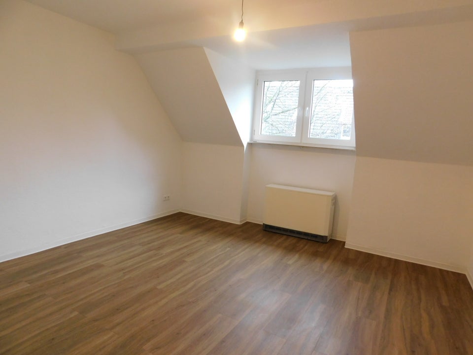Hier lässt es sich aushalten: individuelle 2-Zi.-Wohnung mit Ausblick - Photo 1