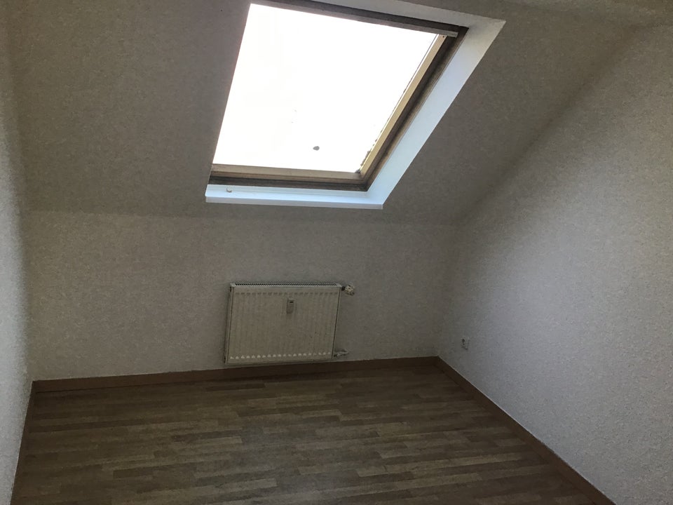 Großzügige 3-Zimmer-Dachgeschosswohnung wartet auf SIE! - Photo 4