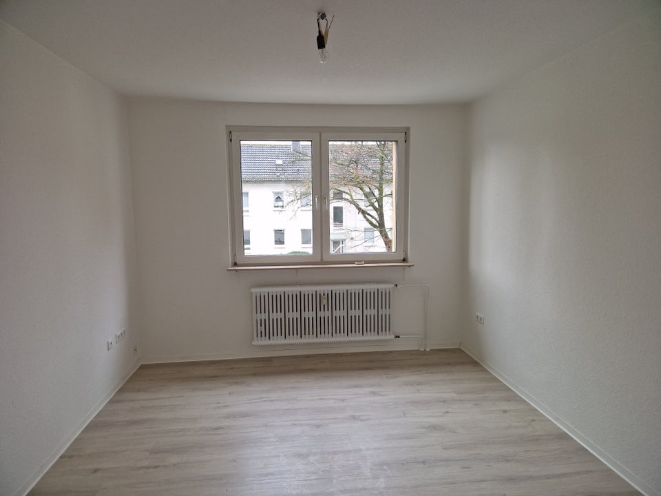 Diese umfangreich renovierte, barrierearme EG-Wohnung wartet auf SIE! - Foto 1