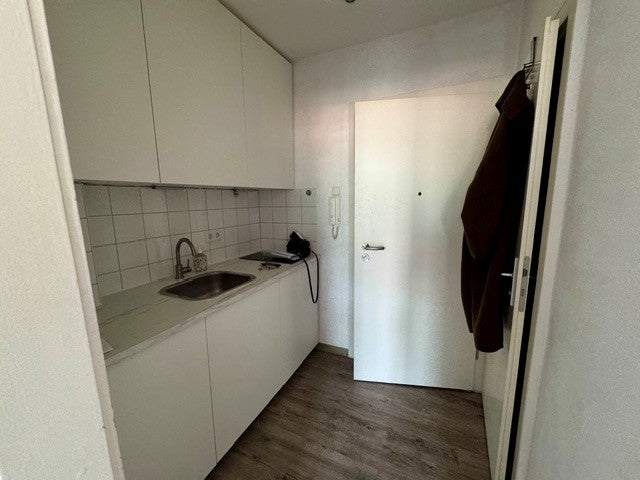 Gemütliche 1-Zimmer-Wohnung mit Aufzug, weißem Bad und kleinem Austritt direkt zwischen Altstadt und Kö! - Photo 2