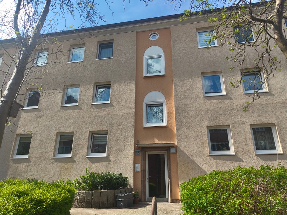Nette Nachbarn für frisch modernisierte Wohnung in Stadtnähe gesucht - Photo 2