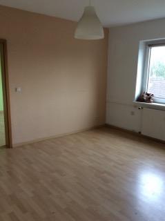 Wir bieten eine bezugsfertige 2-Zimmer-Wohnung in zentraler Stadtlage - Photo 1