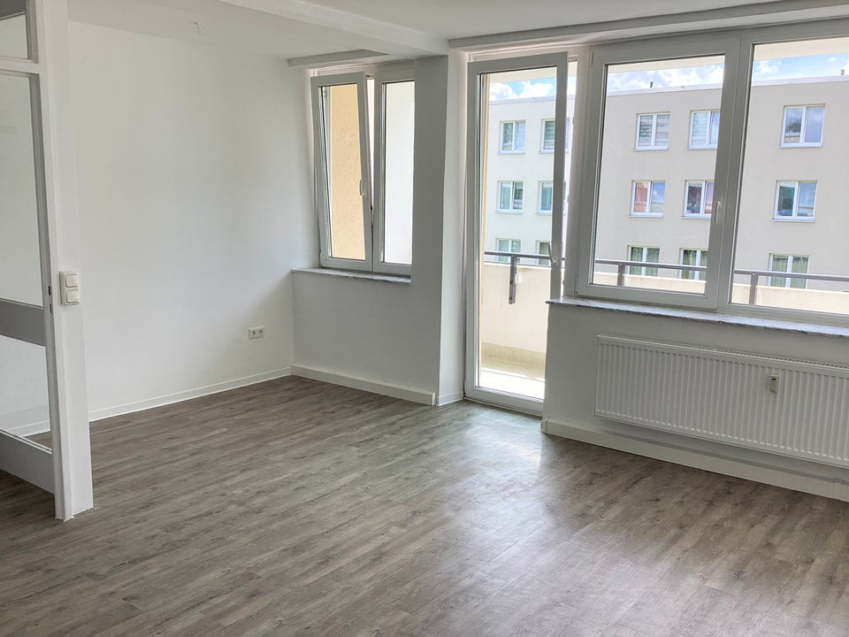 Großzügig geschnittene 3-Zimmer-Wohnung mit Tageslichtbad und Balkon - Foto 1
