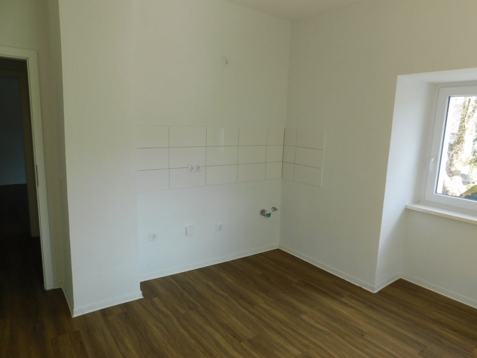 Klasse-3,5 Zimmer-Wohnung,vollständig renoviert! - Foto 2