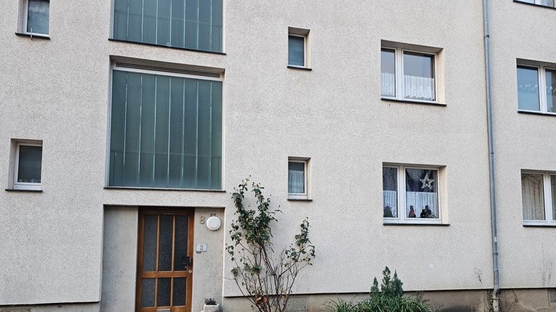 Etwas besonderes: günstige 2-Zimmer-Wohnung mit großer Wohnküche - Foto 4