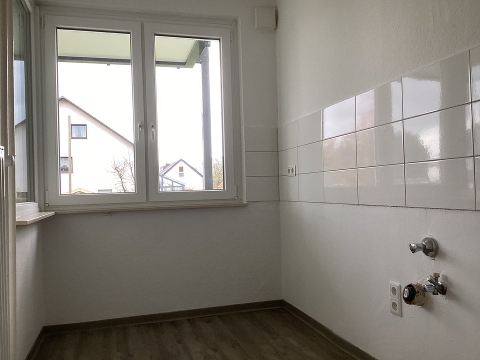 großzügige 2-Zimmer Wohnung im Erdgeschoss mit Balkon! - Foto 3