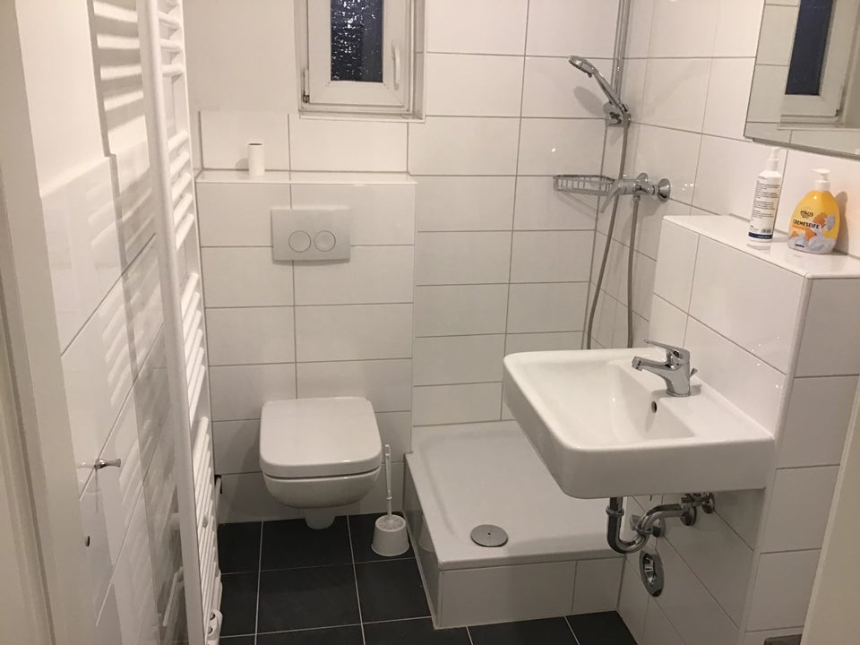 Komplett modernisierte 1,5-Zimmer-Wohnung mit Balkon - Photo 2