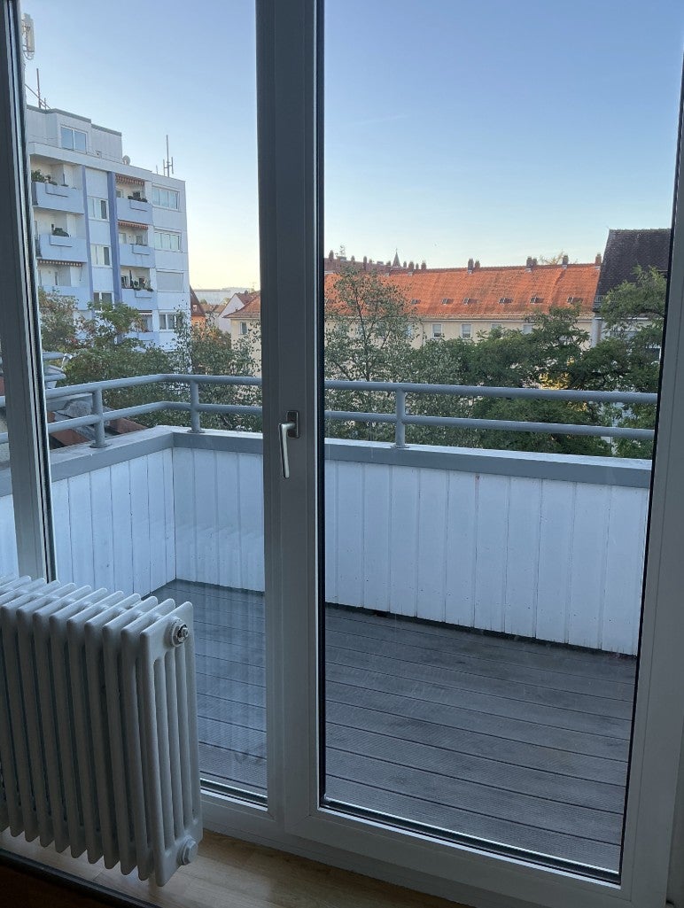 Einziehen und wohlfühlen: Renovierte Wohnung mit Balkon in Steinbühl - Photo 3