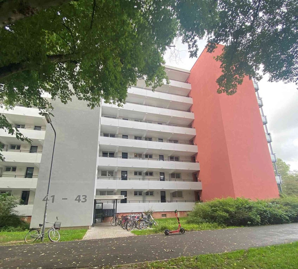 Schöne Wohnung sucht Mieter: 2-Zimmerwohnung mit Balkon! - Foto 1
