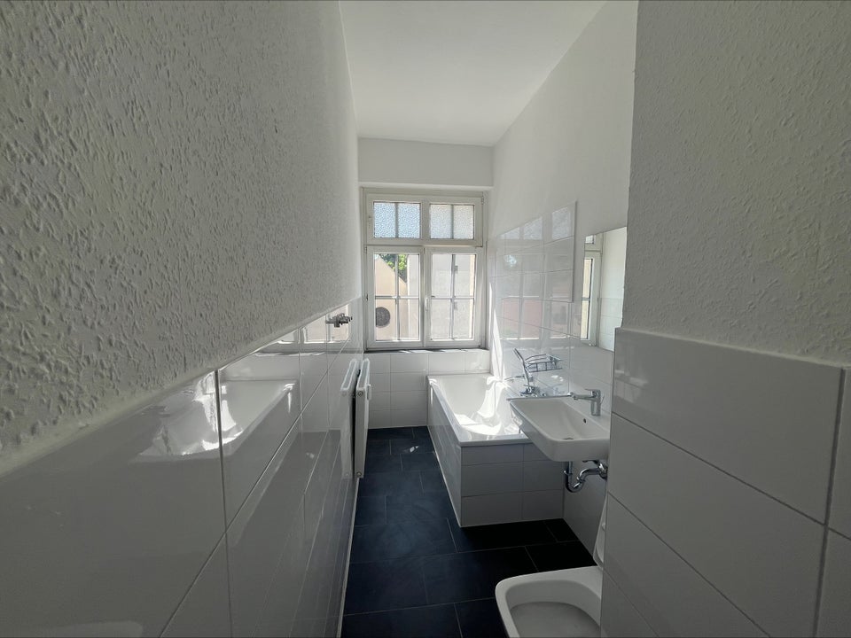 Mitten drin statt nur dabei: praktische 3-Zimmer-Wohnung - Foto 3