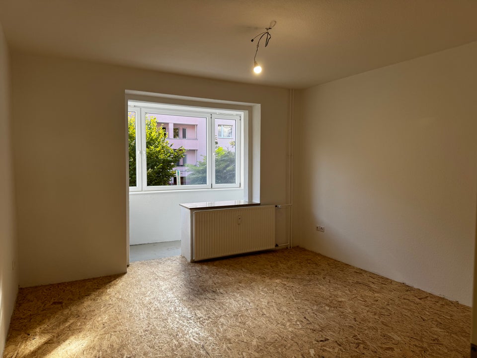 Neue Wohnung, neues Glück! 3-Zimmer-Wohnung mit Wintergarten - Photo 1
