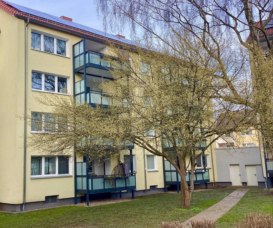 Schöne 3,5-Zimmer-Wohnung mit Tageslichtbad und 2 Balkone - Foto 1