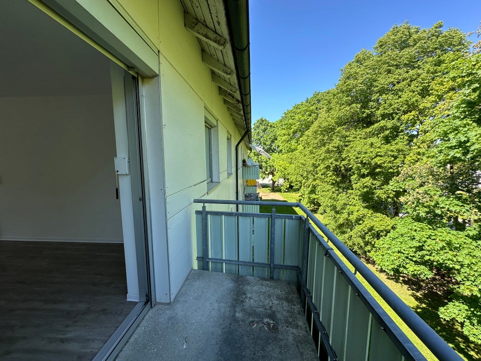 2. OG / 3 Zimmer mit Balkon - Foto 5