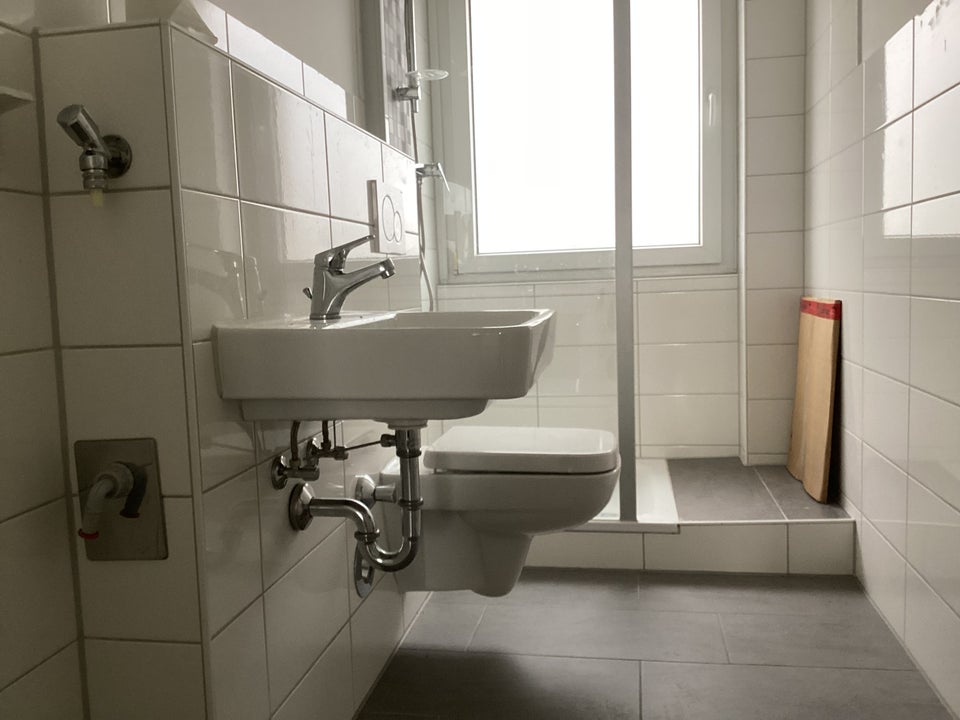 Frisch renovierte 3-Zimmer-Wohnung (ca. 58,7 m²) – sofort bezugsfrei - Photo 2